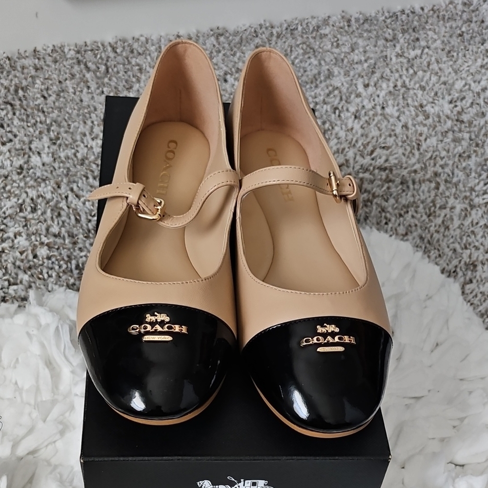 Coach Women's Beige and Black Mary Jane Flats